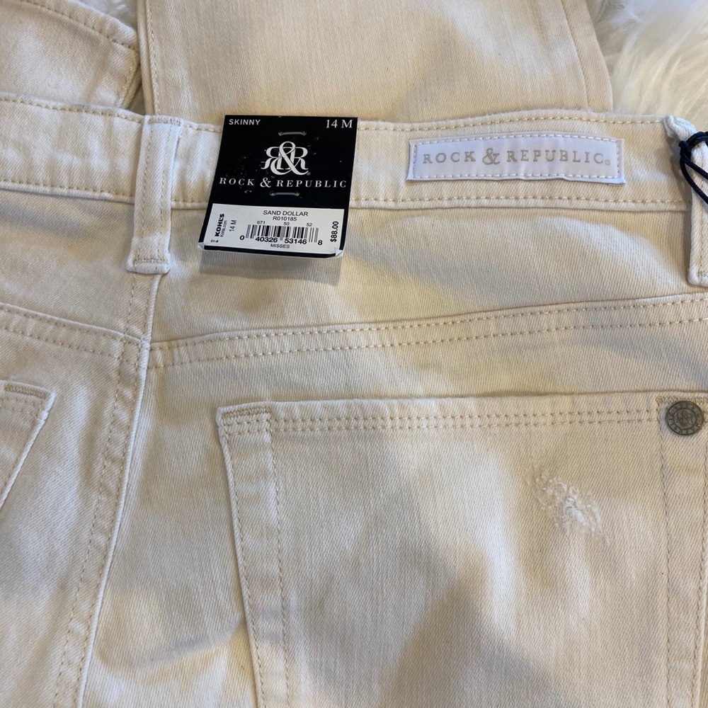 Rock & Republic Cream Wash Distressed Skinny Jeans - Picture 6 of 16
